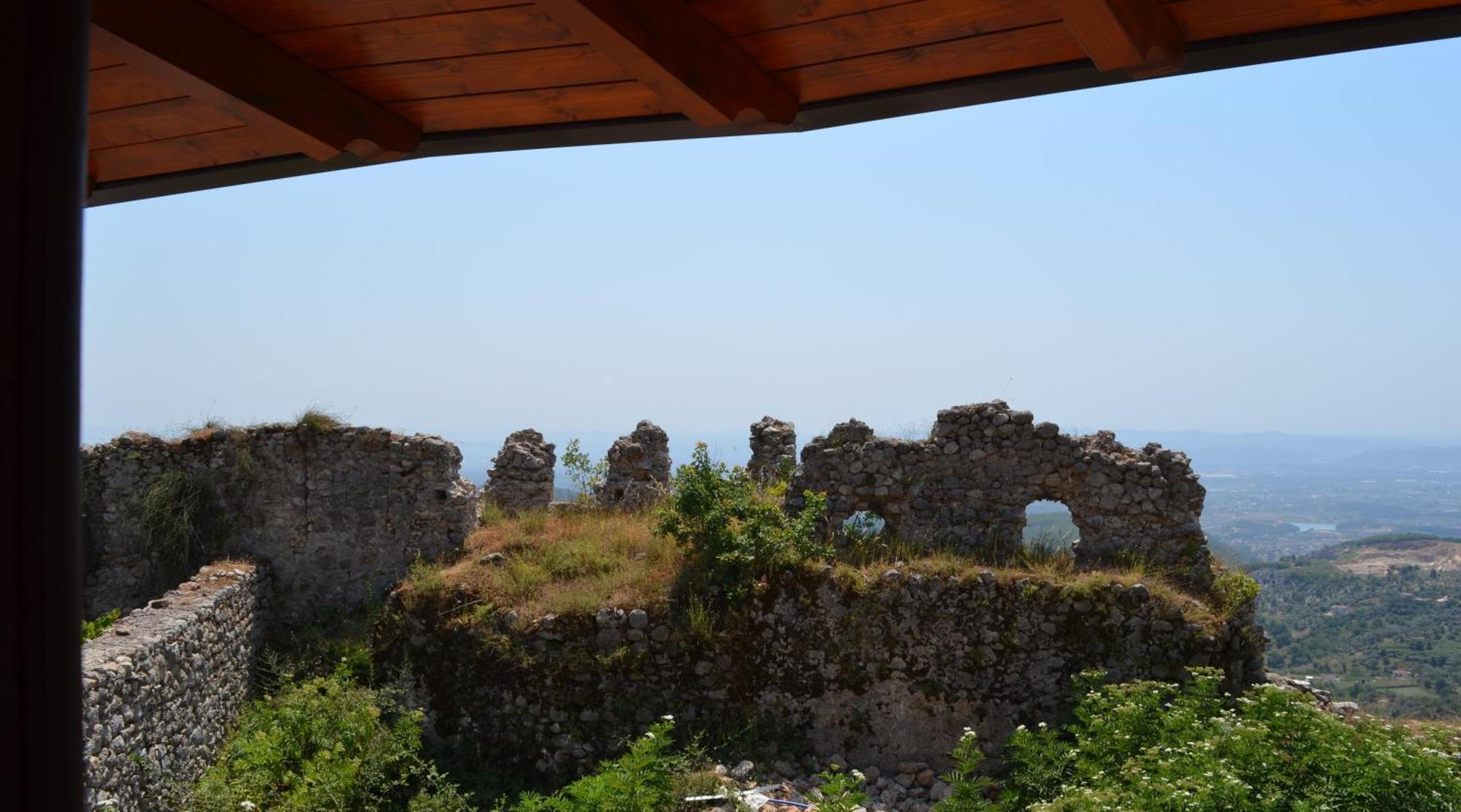 The House Of Dollma , Inside Kruja Castle Ξενοδοχείο Εξωτερικό φωτογραφία