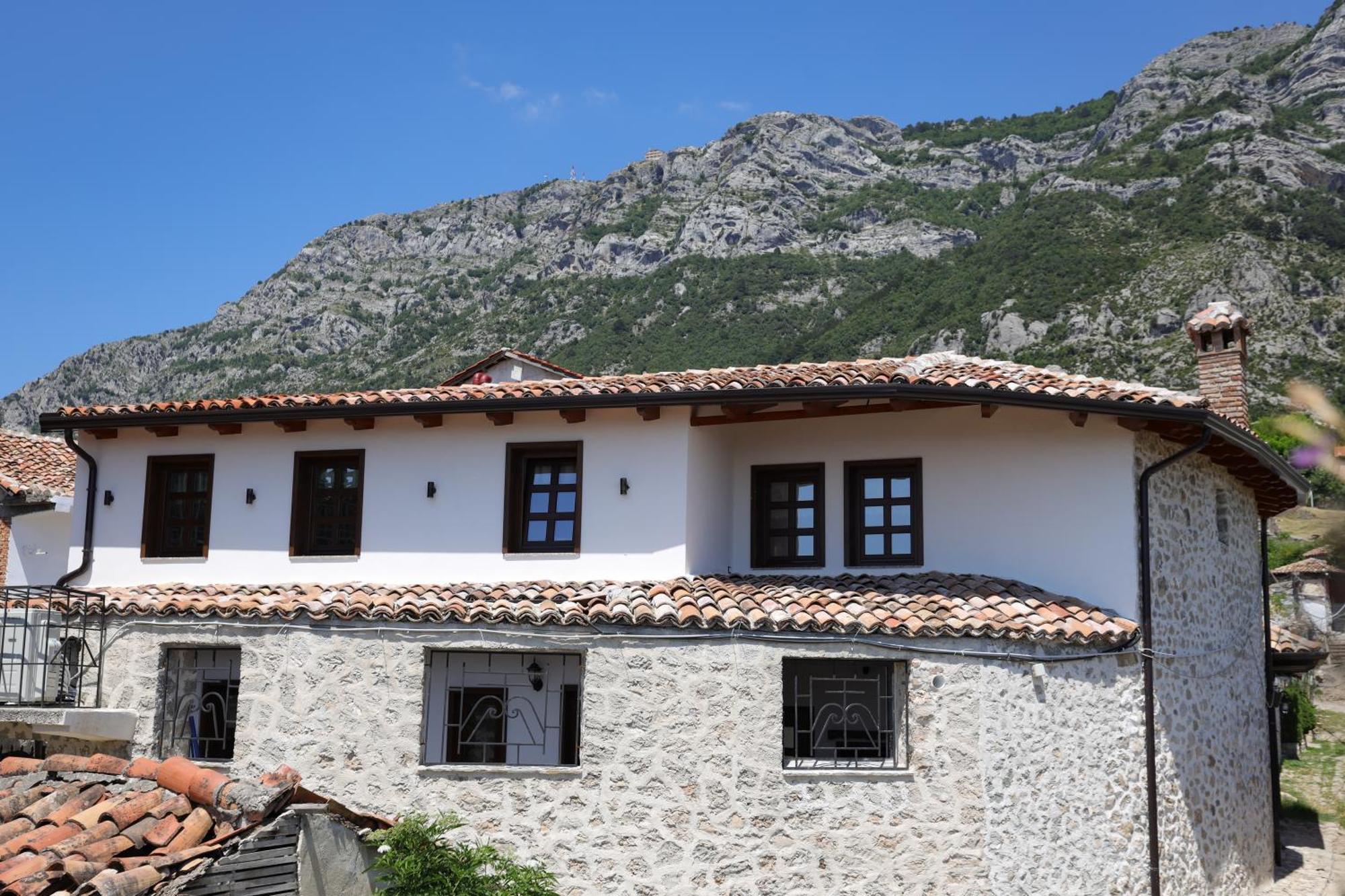 The House Of Dollma , Inside Kruja Castle Ξενοδοχείο Εξωτερικό φωτογραφία