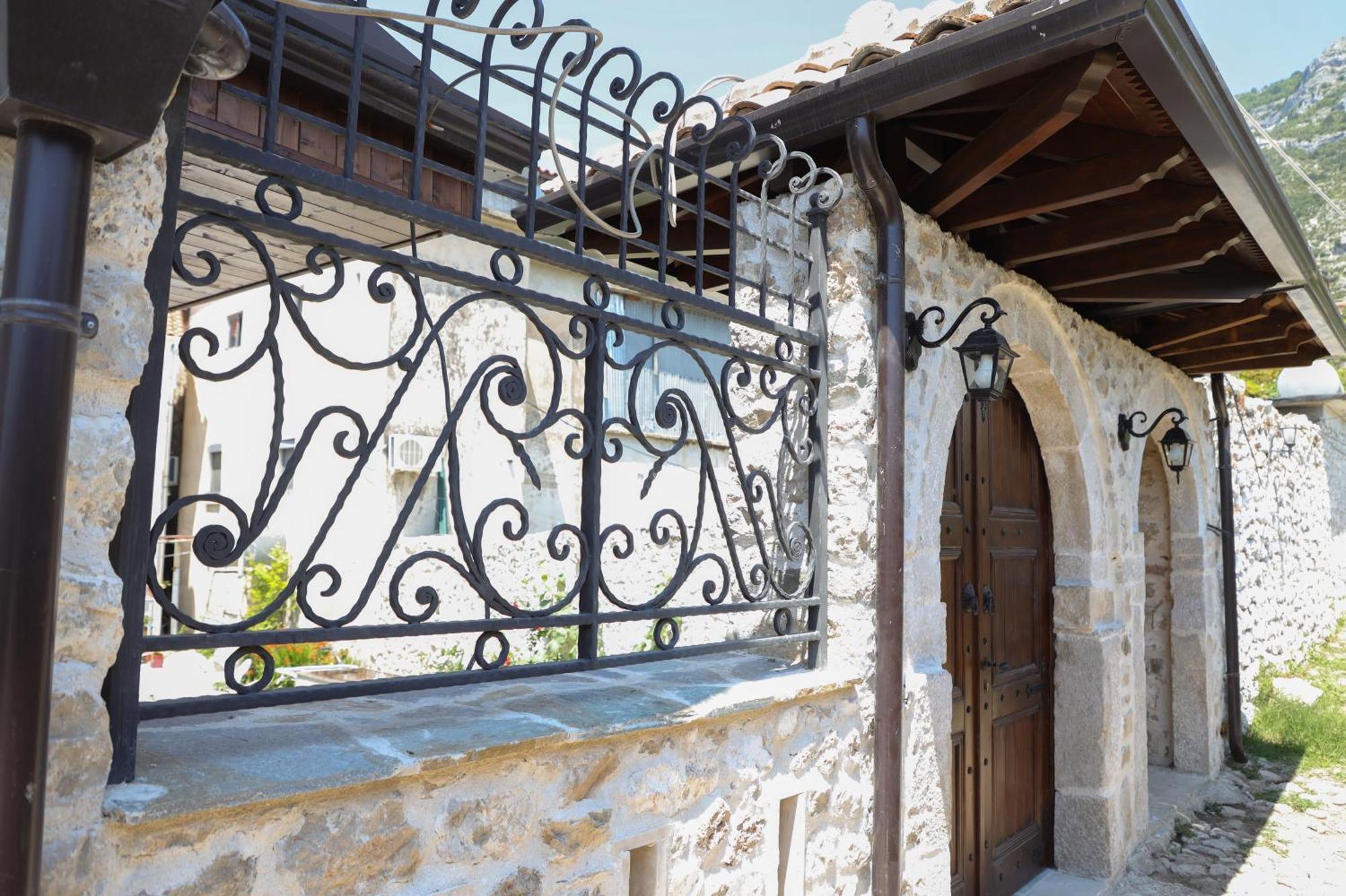 The House Of Dollma , Inside Kruja Castle Ξενοδοχείο Εξωτερικό φωτογραφία
